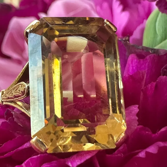 ONeills Estate Jewelry Rings 18 Karat Yellow Gold Smokey Topaz Ring 20002631 ONeills Estate Jewelry Rings 18 Karat Yellow Gold Smokey Topaz Ring 20002631