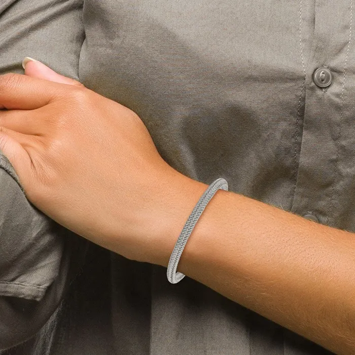 TreasureFineJewelers Bracelets Chisel Stainless Steel Brushed and Polished Wire 825 inch Bracelet